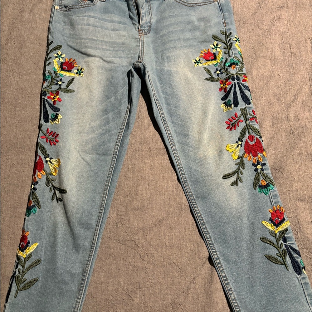 Cool embroidery women’s jeans